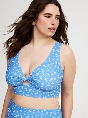 ✨ NWT Torrid Floral 360 Back Wire Free Twist Front Bikini Top ✨